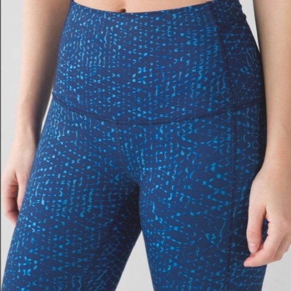Lululemon Pure Practice Pant Size 4
Samba Snake Kayak Blue Hero Blue / Hero Blue - Picture 4 of 8